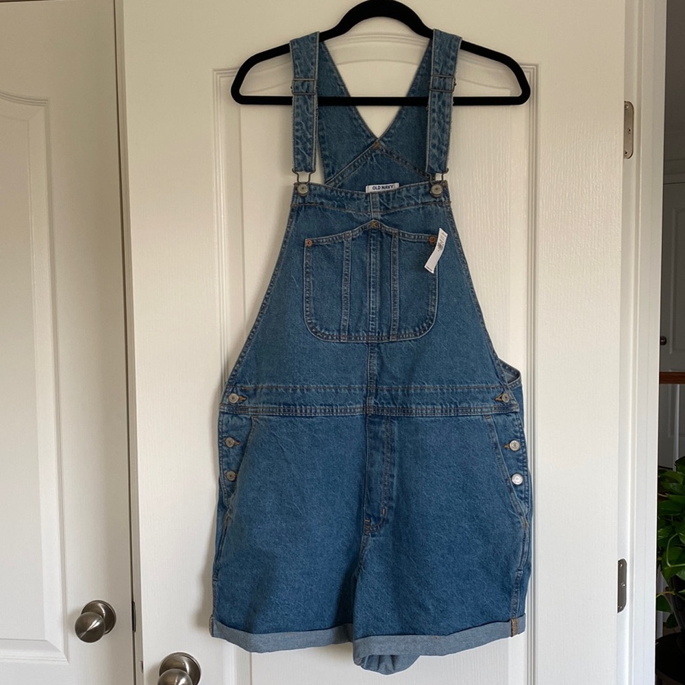 Old Navy slouchy straight non-stretch jean short overalls